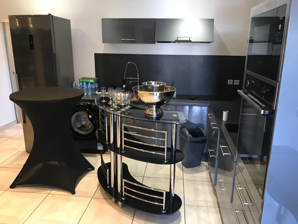 Pavillon Bon Enfant Apartment Saint-Priest  Bagian luar foto