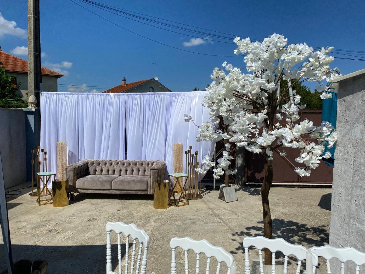 Pavillon Bon Enfant Apartment Saint-Priest  Bagian luar foto