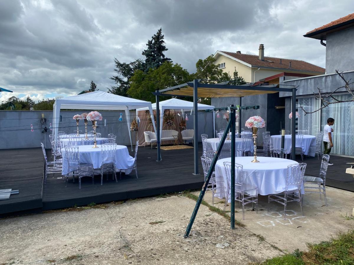 Pavillon Bon Enfant Apartment Saint-Priest  Bagian luar foto