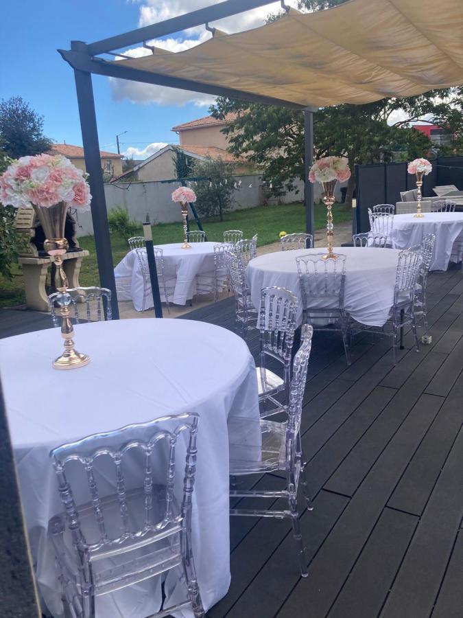 Pavillon Bon Enfant Apartment Saint-Priest  Bagian luar foto
