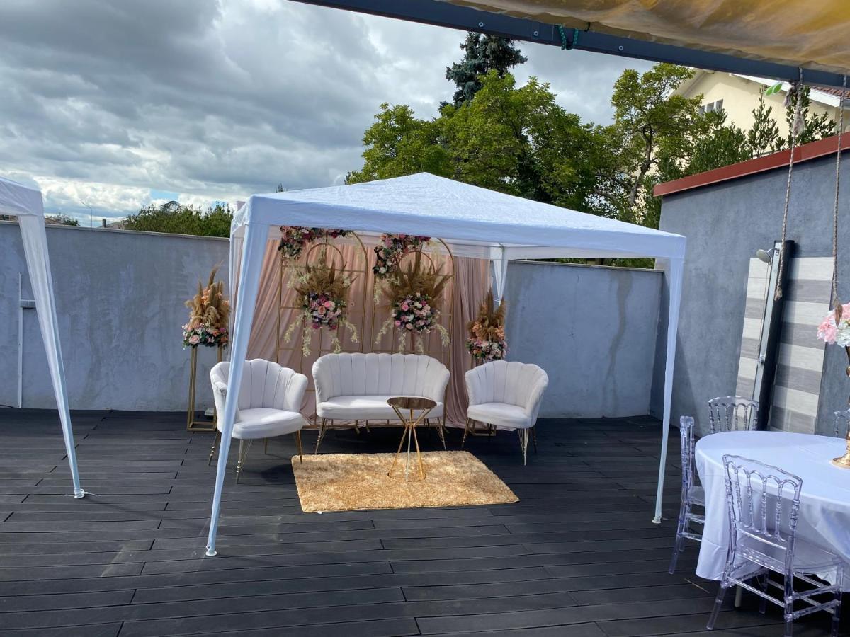 Pavillon Bon Enfant Apartment Saint-Priest  Bagian luar foto