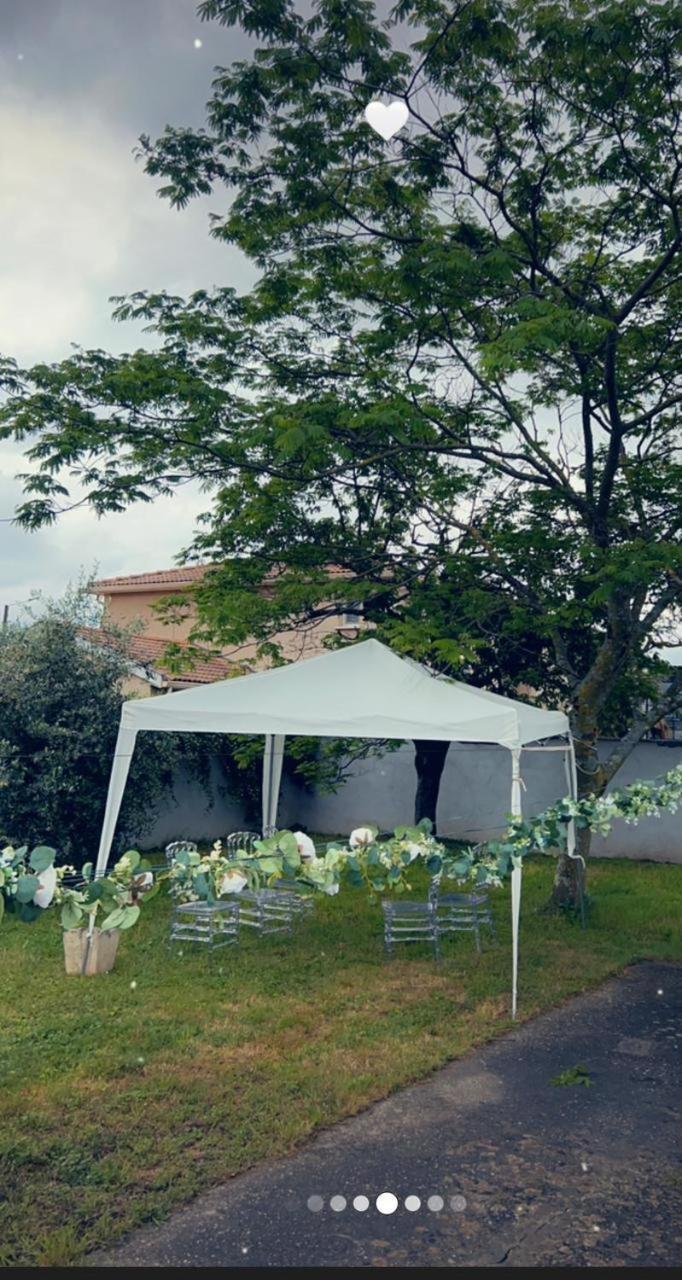 Pavillon Bon Enfant Apartment Saint-Priest  Bagian luar foto